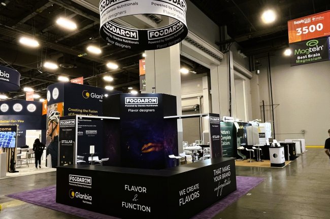Stand sur mesure, stand 20’x20’,Custom stand production, Conception d'un stand d'exposition,